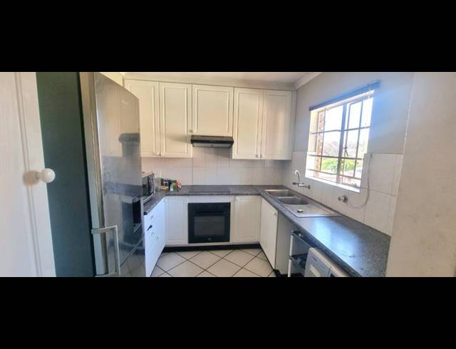 2 BEDROOM TOWNHOUSE FOR SALE IN AMBERFIELD